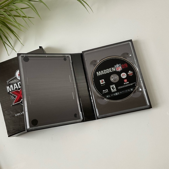 Madden NFL 09 -- 20th Anniversary Collector's Edition (Sony PlayStation 3, 2008) - Picture 4 of 5